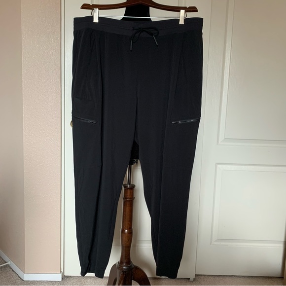 Athleta Pants & Jumpsuits Athleta Venture Pants Joggers Black Size
